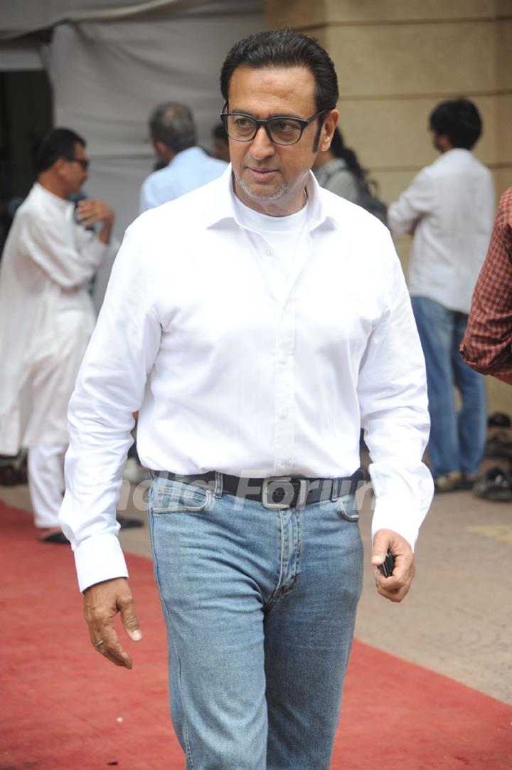 Gulshan Grover at the funeral of cinematographer and director Ashok Mehta