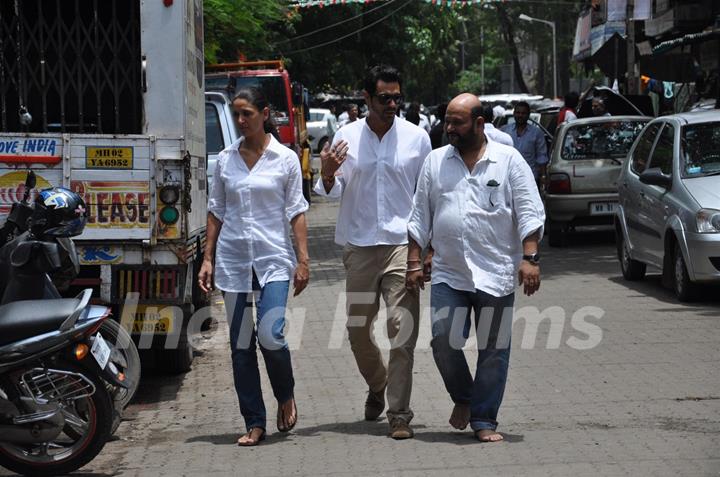 Cremation ceremony of the late Bollywood cinematographer Ashok Mehta