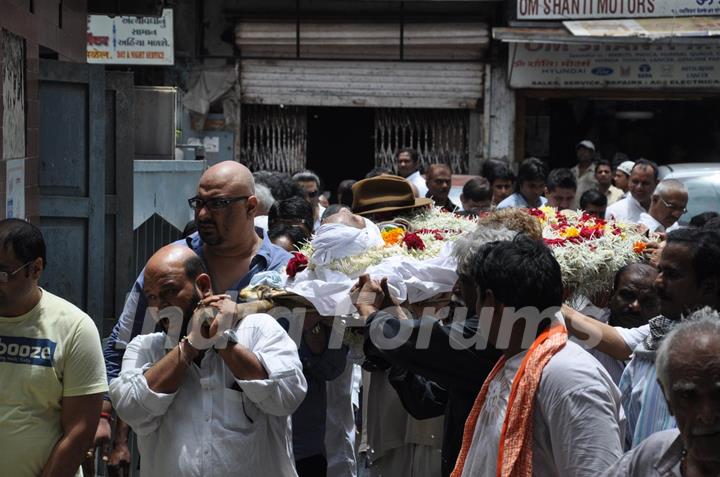 Cremation ceremony of the late Bollywood cinematographer Ashok Mehta