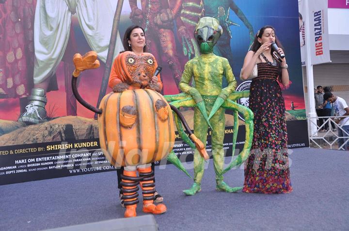 Film Director cum choreographer Farah Khan on the sets of  promote their movie Joker at Phoenix Mill Mumbai. .