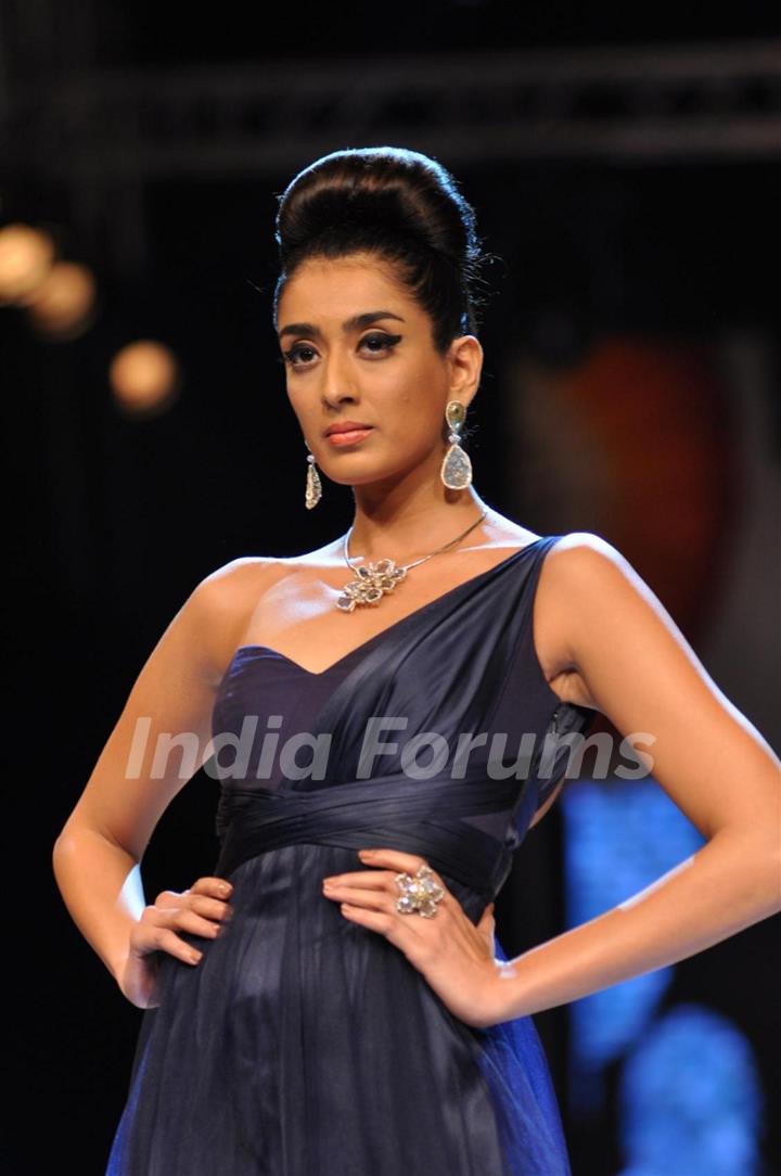 Dynamic International show at IIJW 2012