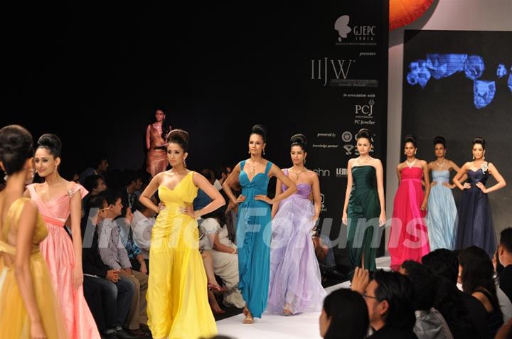 Dynamic International show at IIJW 2012