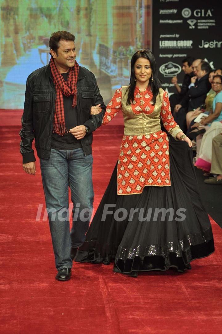 Lata Sabrawal Seth with husband Sanjeev Seth for Gitanjali Jewellers at IIJW in Mumbai