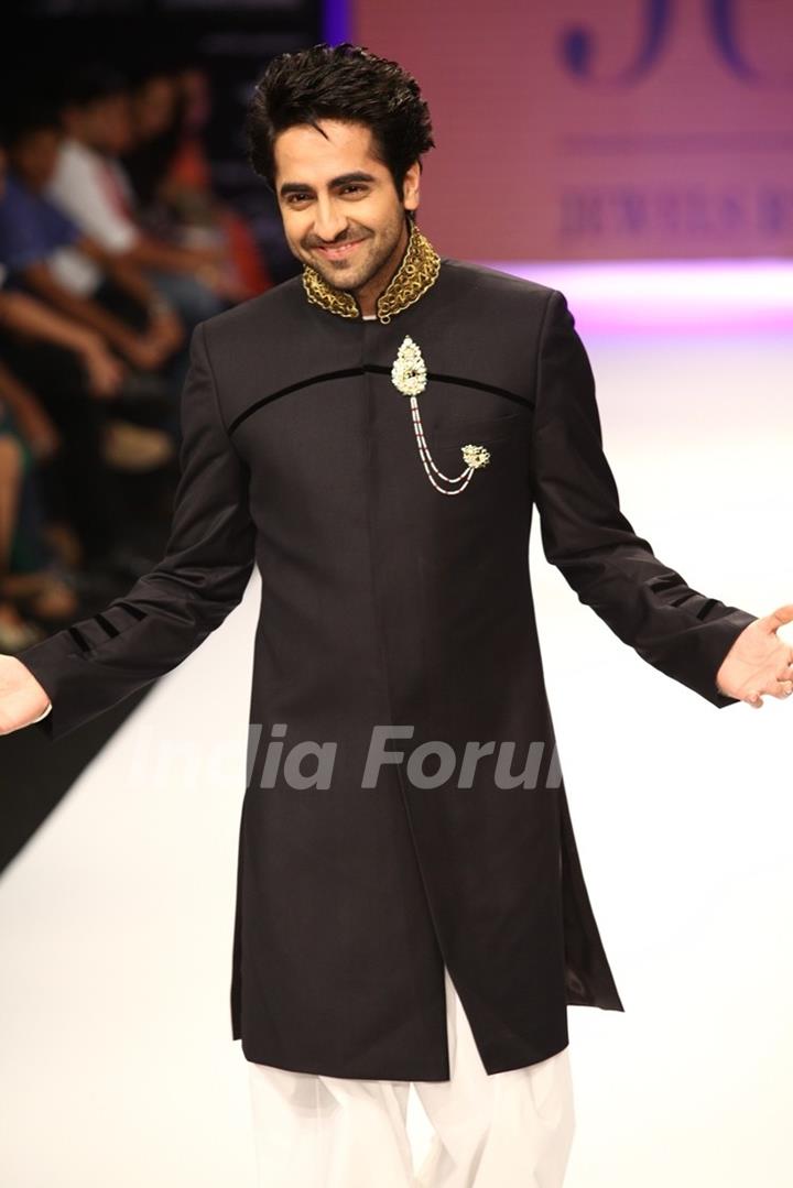 Jewels by Preeti's show on Day 2 at IIJW 2012