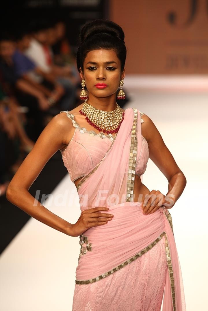 Jewels by Preeti's show on Day 2 at IIJW 2012