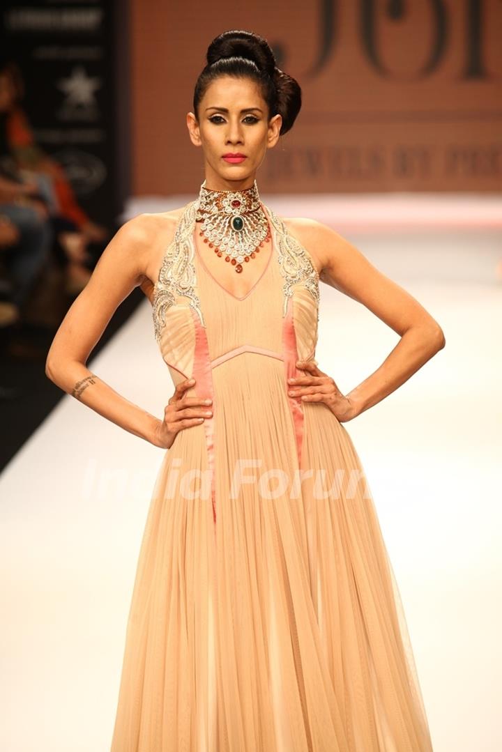 Jewels by Preeti's show on Day 2 at IIJW 2012