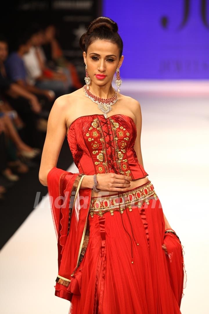 Jewels by Preeti's show on Day 2 at IIJW 2012