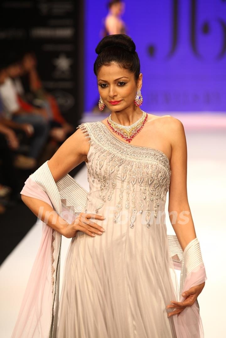 Jewels by Preeti's show on Day 2 at IIJW 2012