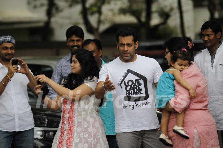 Salman Khan With Family On Eid