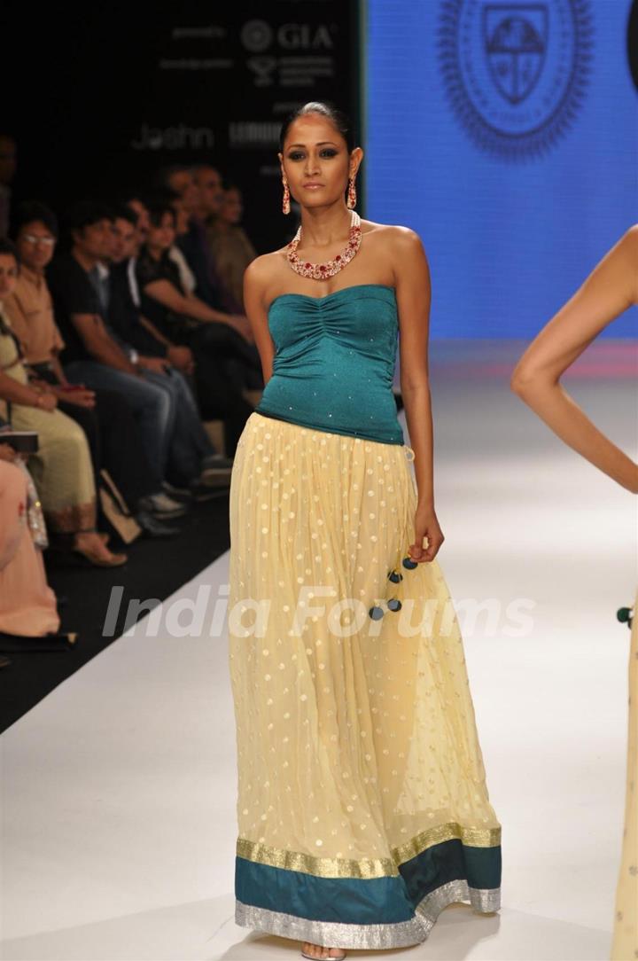 International Gemological Institute's show at IIJW 2012