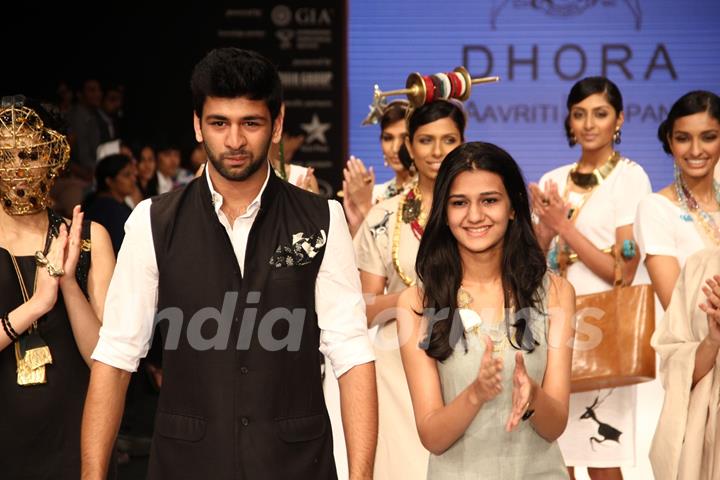 Aavriti Jain, Siddharth Daspan and Manish Khattar show at IIJW 2012