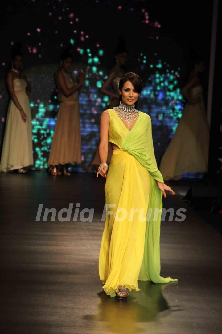 Malaika Arora Khan walk the ramp for KGK Entice Pvt Ltd at IIJW 2012