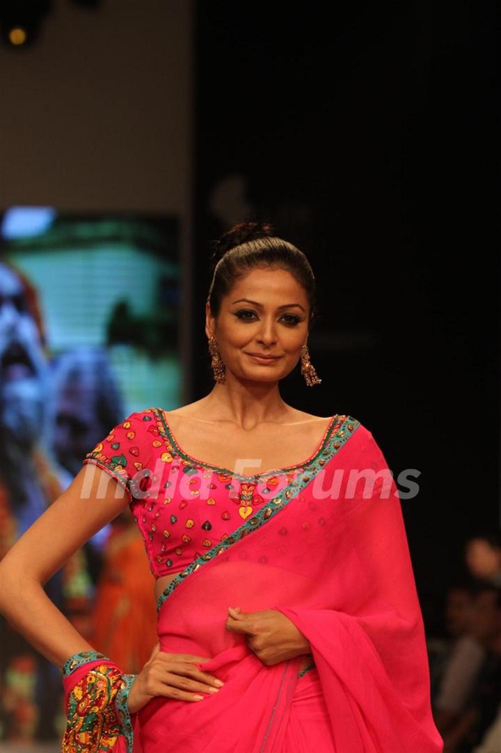 Gitanjali Gems show on Day 4 of IIJW 2012