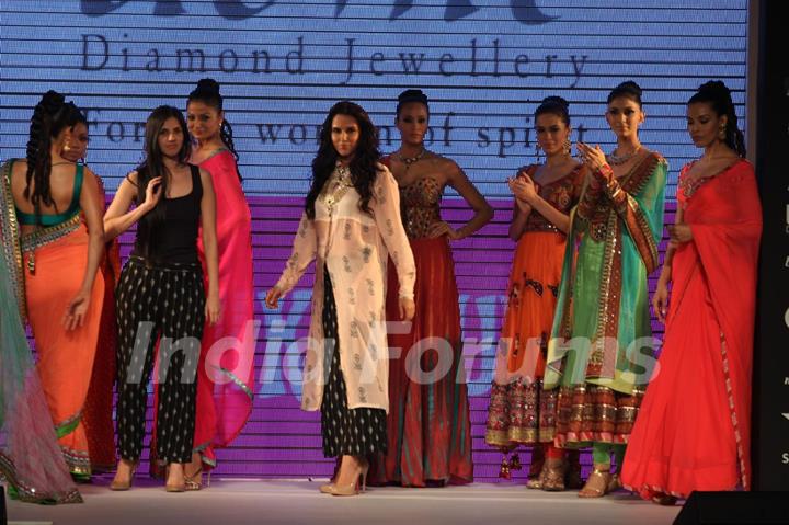 Gitanjali Gems show on Day 4 of IIJW 2012