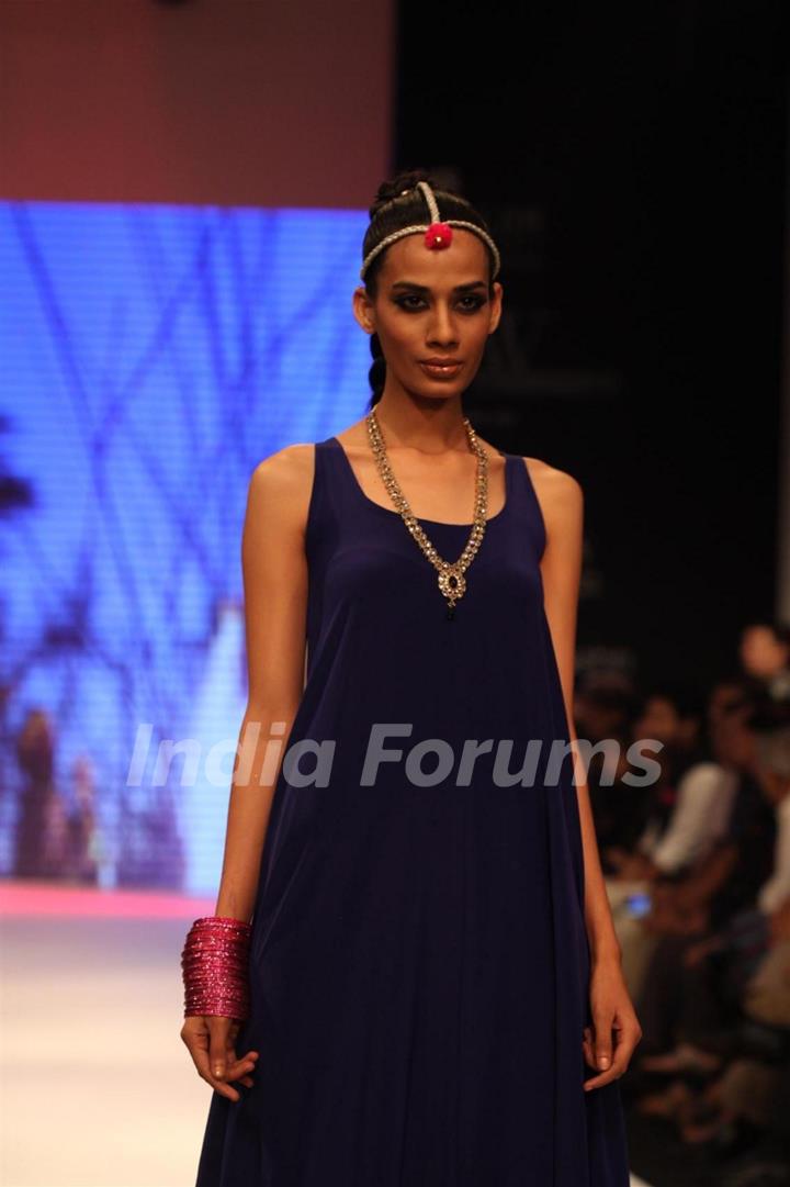 Gitanjali Gems show on Day 4 of IIJW 2012