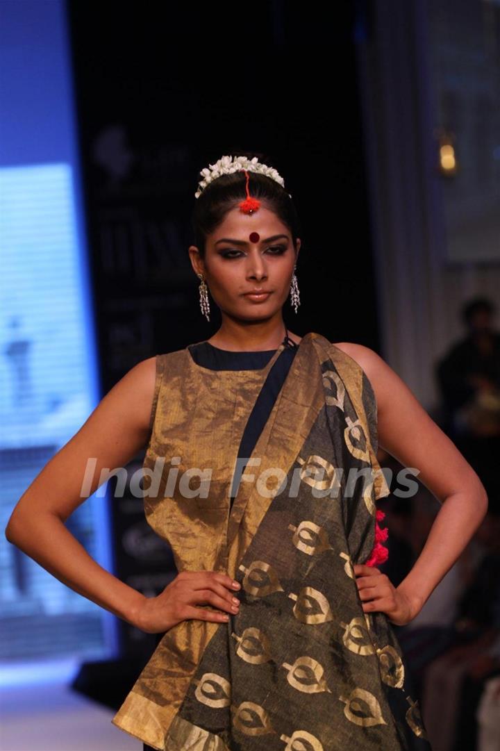 Gitanjali Gems show on Day 4 of IIJW 2012