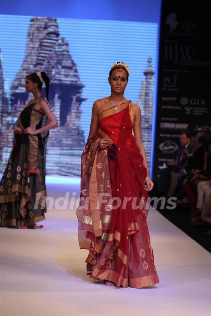 Gitanjali Gems show on Day 4 of IIJW 2012