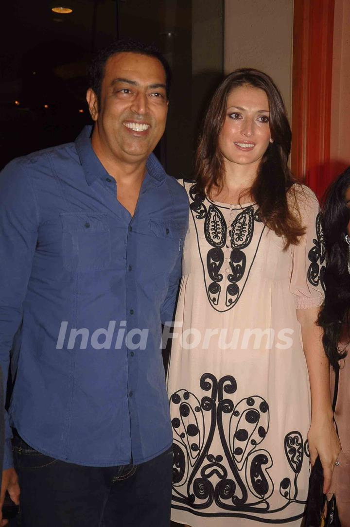 Vindu Dara Singh with wife Dina at the HVJ Fashion Show. .