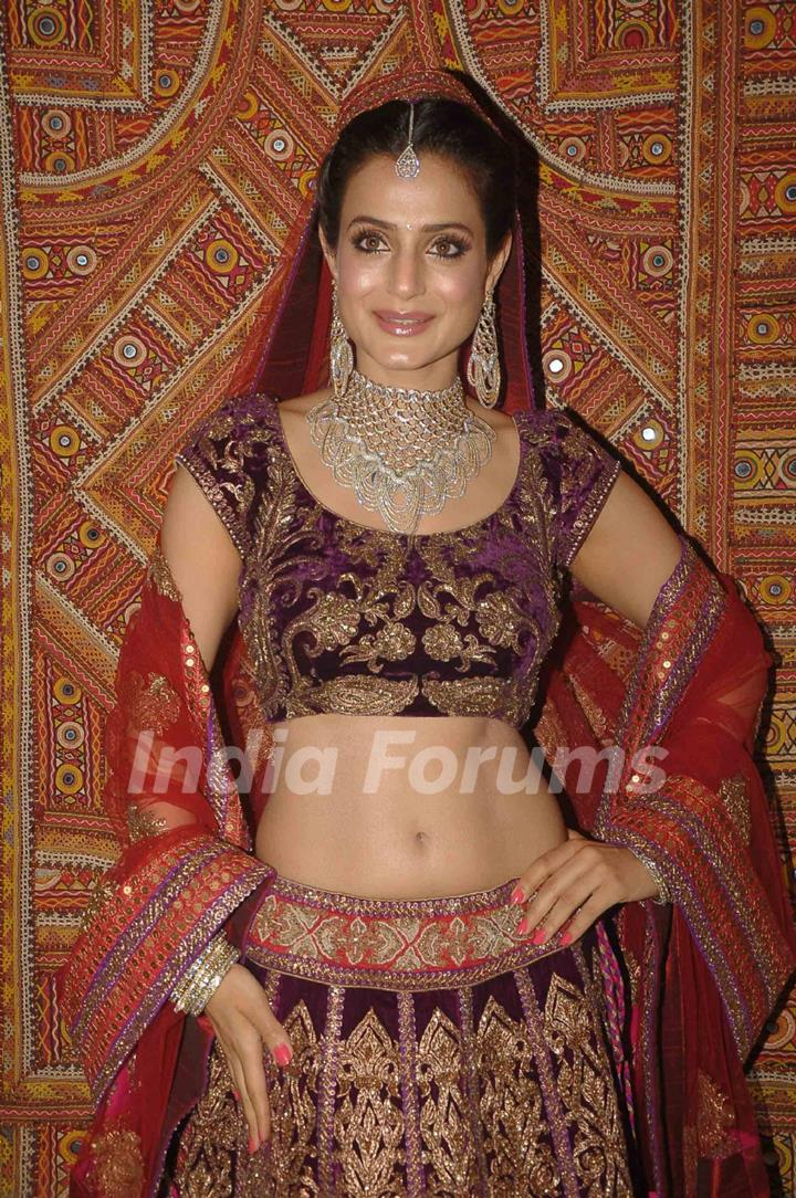 Ameesha Patel walks ramp for HVJ Fashion Show