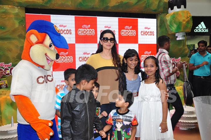 Brand ambassador of Kellogg's Chocos, Karisma Kapoor at the launch of 'Augmented Reality Game' in Oberoi Mall, Mumbai