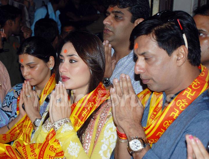 Kareena Kapoor & Madhur Bhandarkar at Siddhivinayak Temple for the Music Launch of the film Heroine