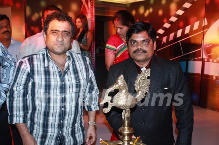 Kunal Ganjawala with Shankar Nagre at music launch of The Strugglers