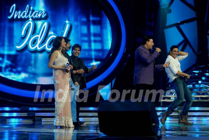 Akshay Kumar, Anu Malik at Music launch Of OMG Oh My God! On Indian Idol