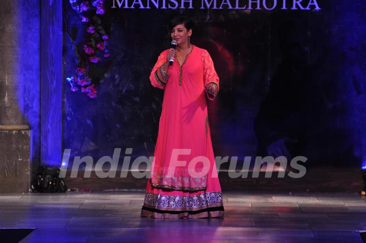 Shabana Azmi at Mijjwan Sonnets in Fabric Fashion Show