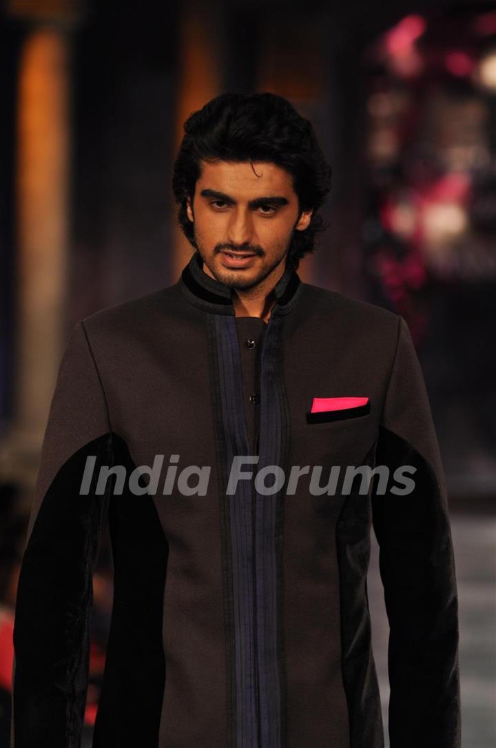 Arjun Kapoor at Mijjwan Sonnets in Fabric Fashion Show