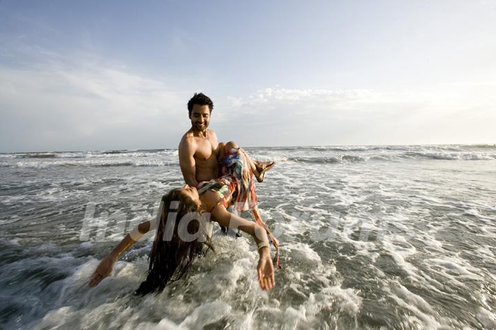 Jackky Bhagnani and Nidhi Subbaiah in Ajab Gajabb Love