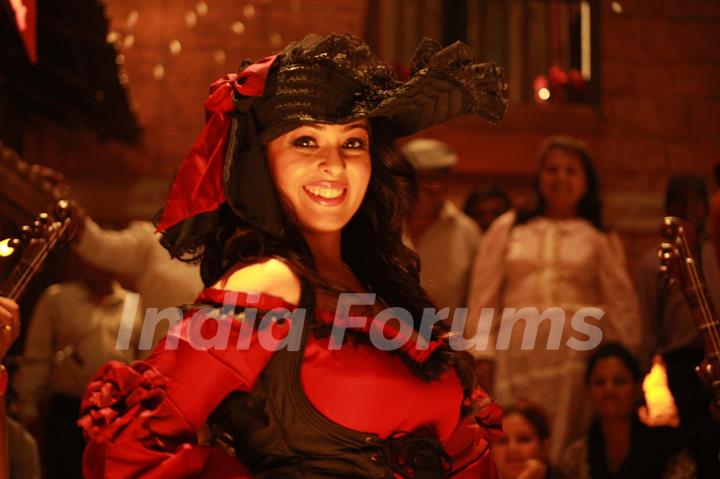 Anjana Sukhani performing an item number in Kamaal Dhamaal Malamaal