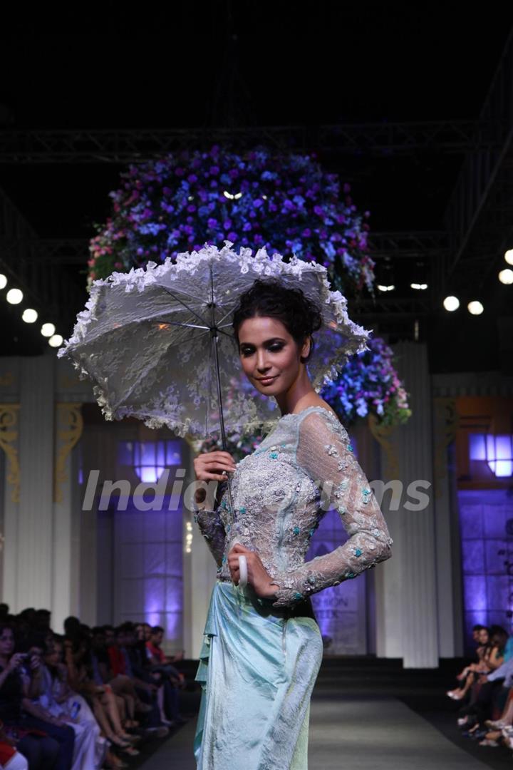 Malaika Arora Khan walks the ramp at Bridal Fashion Week