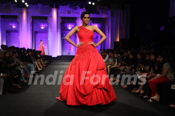 Models walks the ramp for Anjalee and Arjun Kapoor at Bridal Fashion Week