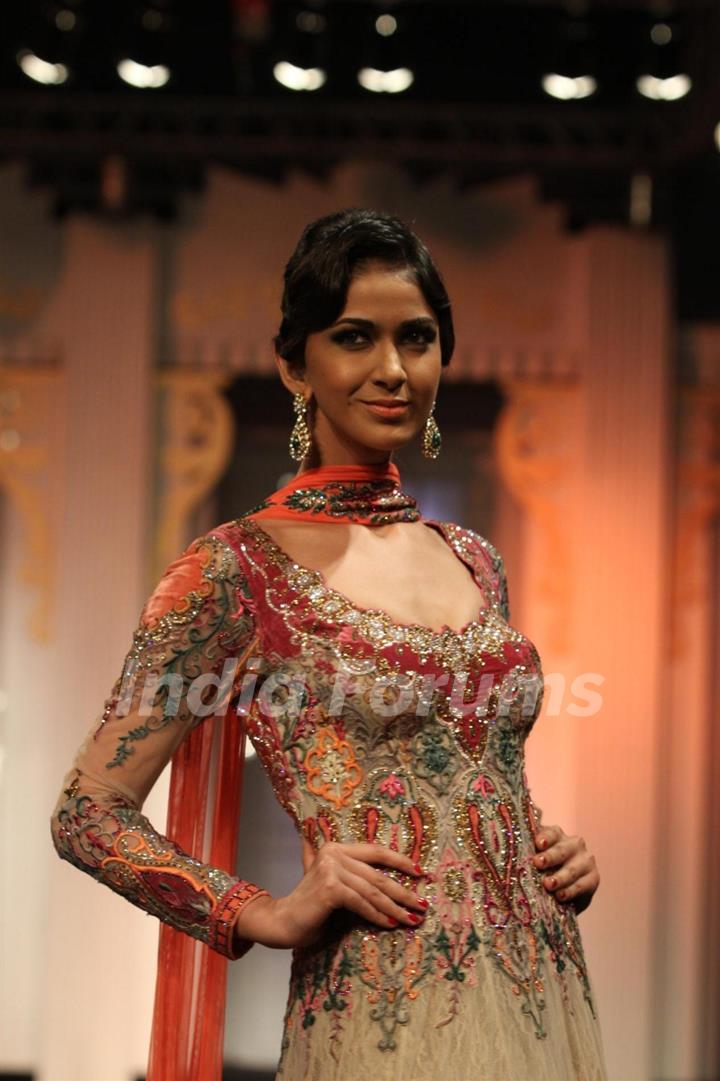 Models walks the ramp for Anjalee and Arjun Kapoor at Bridal Fashion Week