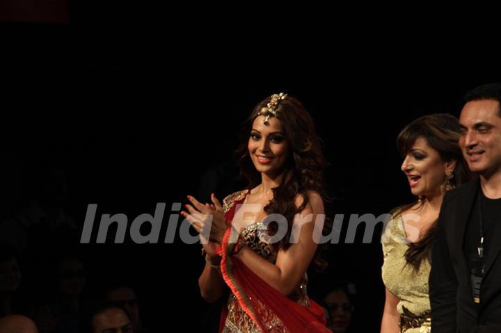 Bipasha Basu walks the ramp for Anjalee and Arjun Kapoor at Bridal Fashion Week