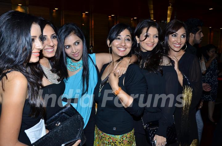 Pratyusha, Munisha, Shilpa, Shruti, Prachi and Mouli at Munisha Khatwani Birthday Bash