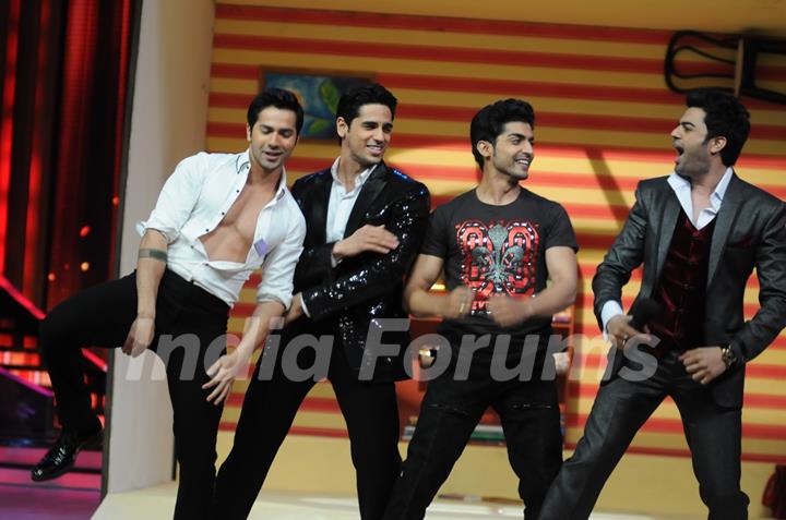 Siddharth Malhotra, Varun Dhawan, Gurmeet Chowdhary & Manish Paul on the sets of Jhalak Dikhhla Jaa