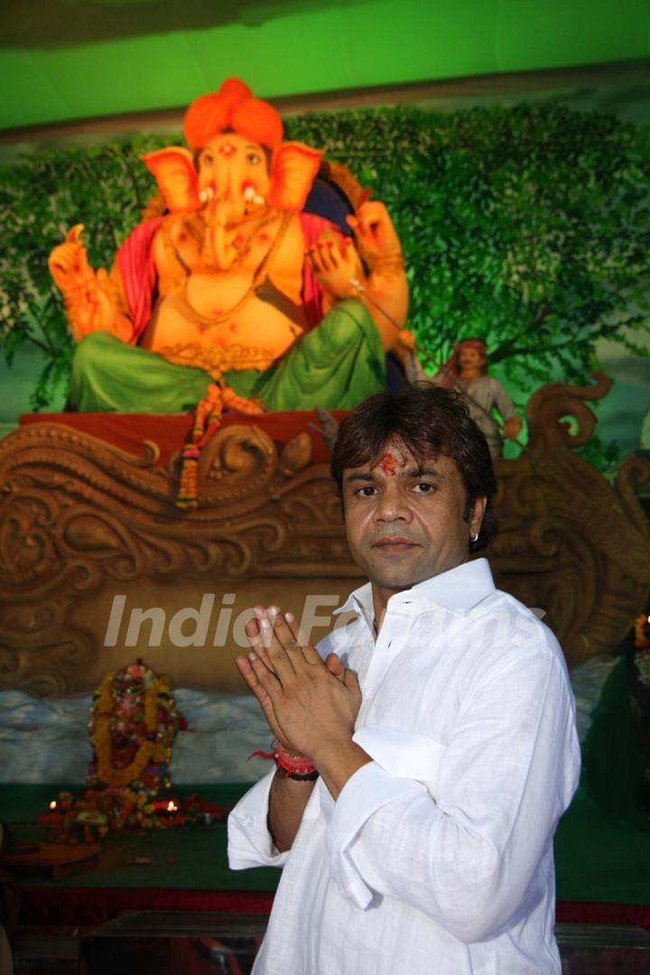 Celeb visits Green Ganesha Pandal