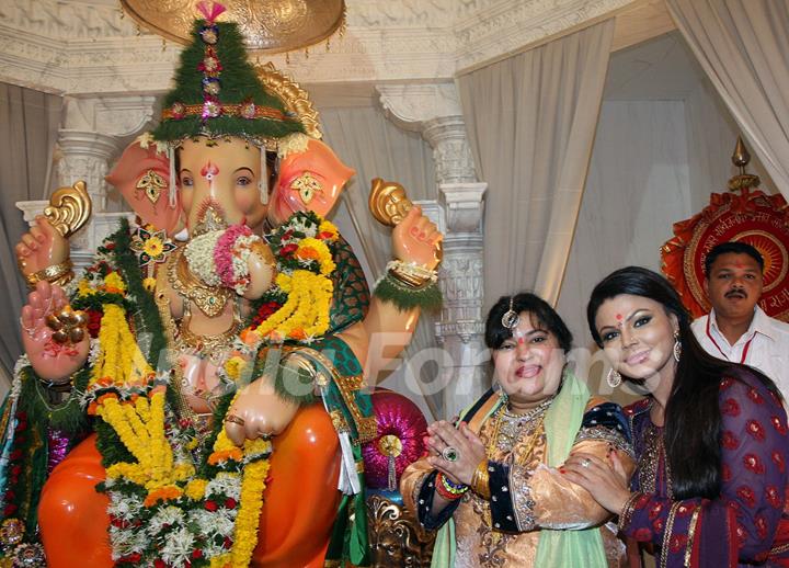 Rakhi Sawant & Dolly Bindra visit Andhericha Raja Ganesh Pandal