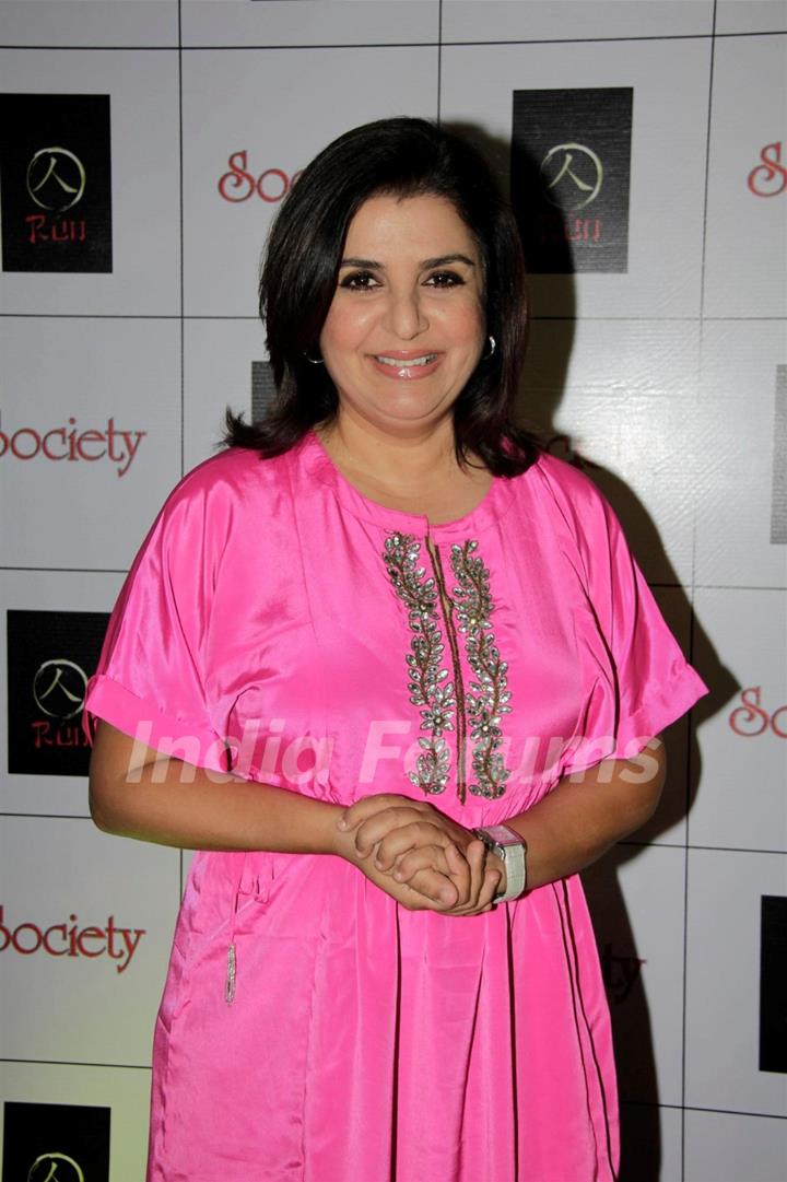 Farah Khan unviel special issue of Society Magzine