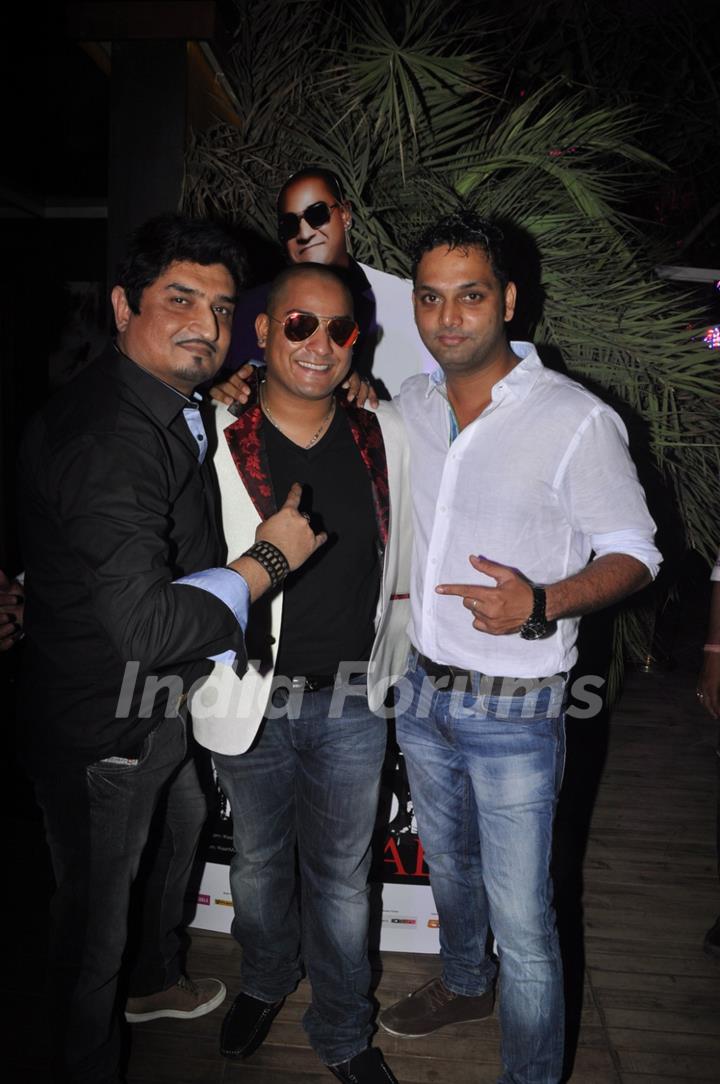 Bollywood singer and composer Neeraj Shridhar, International music composed and singer Kissh and Pule Isaac Malefane, Counsil general, South African Embassy during the launch of his debate music album LADY at ky Lounge in Juhu in Mumbai.