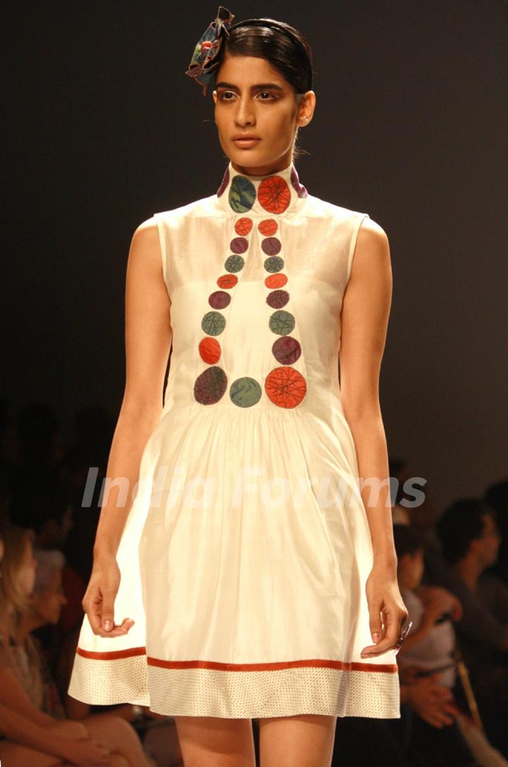 Designer Poonam Bhagat Wills Lifestyle India fashion week 2013