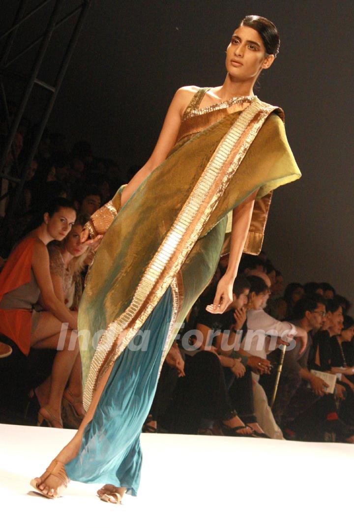 Designer Kiran Uttam Ghosh Wills Lifestyle India fashion week 2013