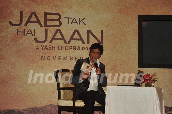 Shah Rukh Khan in video conferencing with Katrina Kaif launches song of film Jab Tak Hai Jaan