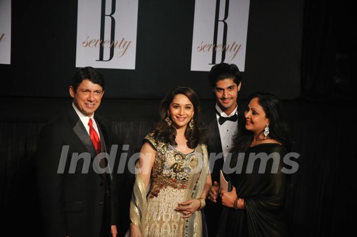 Sriram Nene, Madhuri Dixit, Rati Agnihotri, Tanuj Virwani at Amitabh Bachchan's 70th Birthday Party