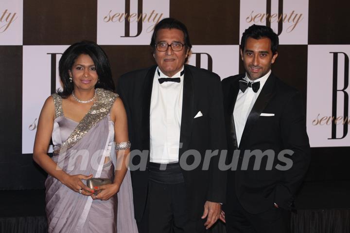 Vinod Khanna with wife Kavita and son Rahul Khanna at Amitabh Bachchan's 70th Birthday Party