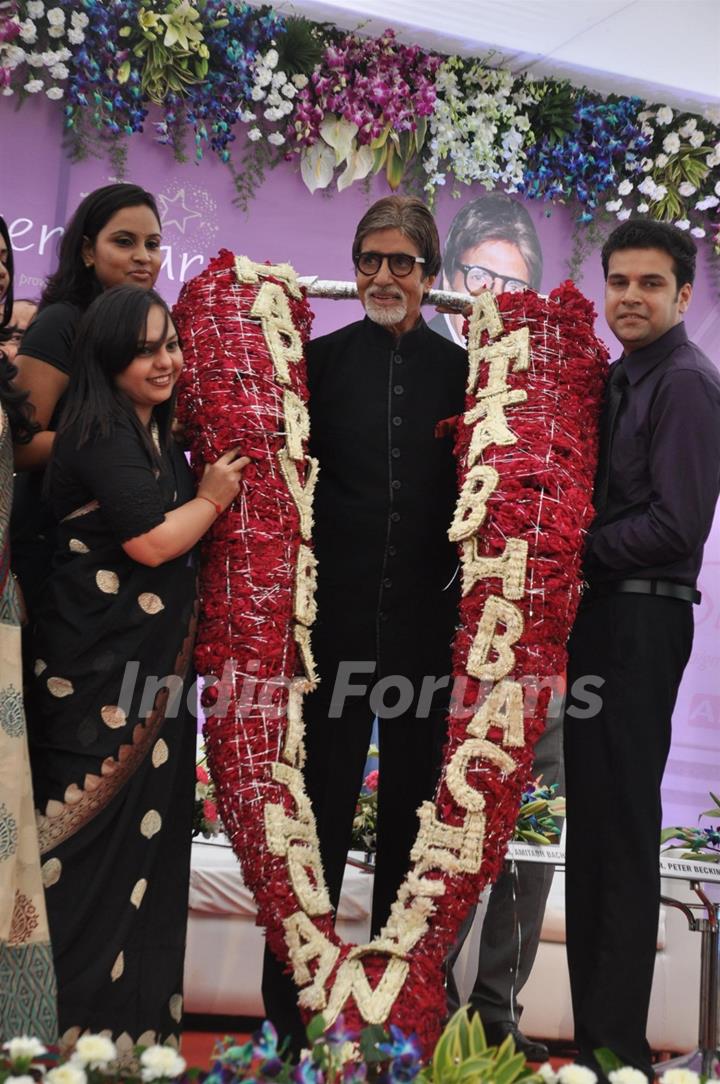 Amitabh Bachchan Launch Mobile Diabetes Van by Seven Hill Hospital