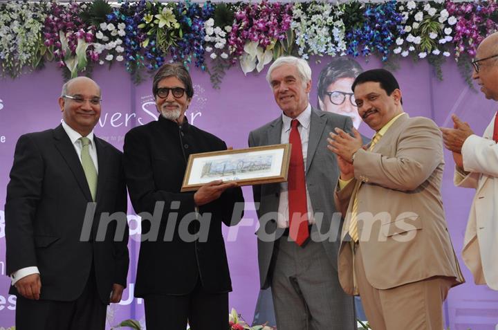 Amitabh Bachchan Launch Mobile Diabetes Van by Seven Hill Hospital