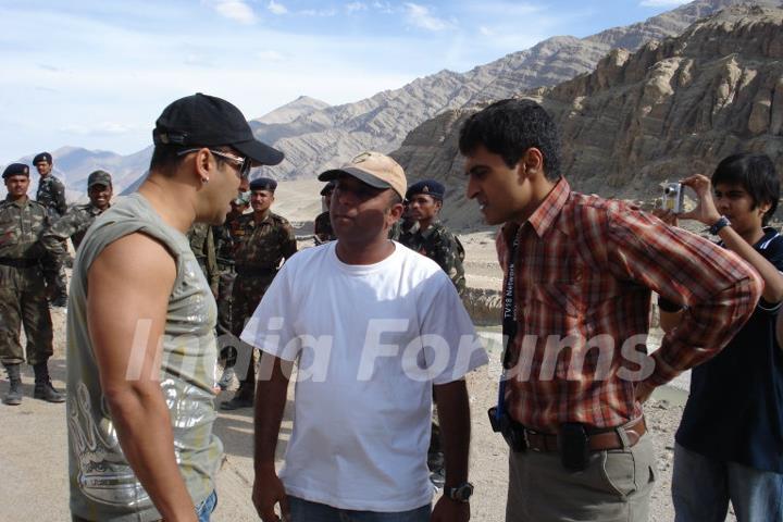 Mohnish Bahl with Salman Khan