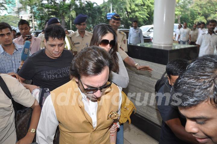 Bollywood actors Saif Ali with wife Kareena Kapoor leave for delhi